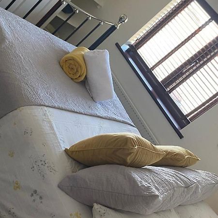 Meadowview Cottage, Garden View แคมบอร์น ภายนอก รูปภาพ