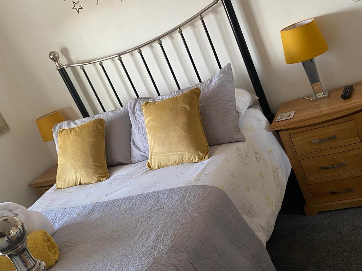Meadowview Cottage, Garden View แคมบอร์น ภายนอก รูปภาพ