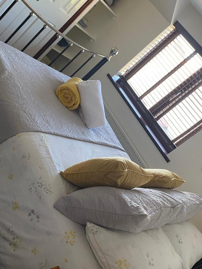 Meadowview Cottage, Garden View แคมบอร์น ภายนอก รูปภาพ